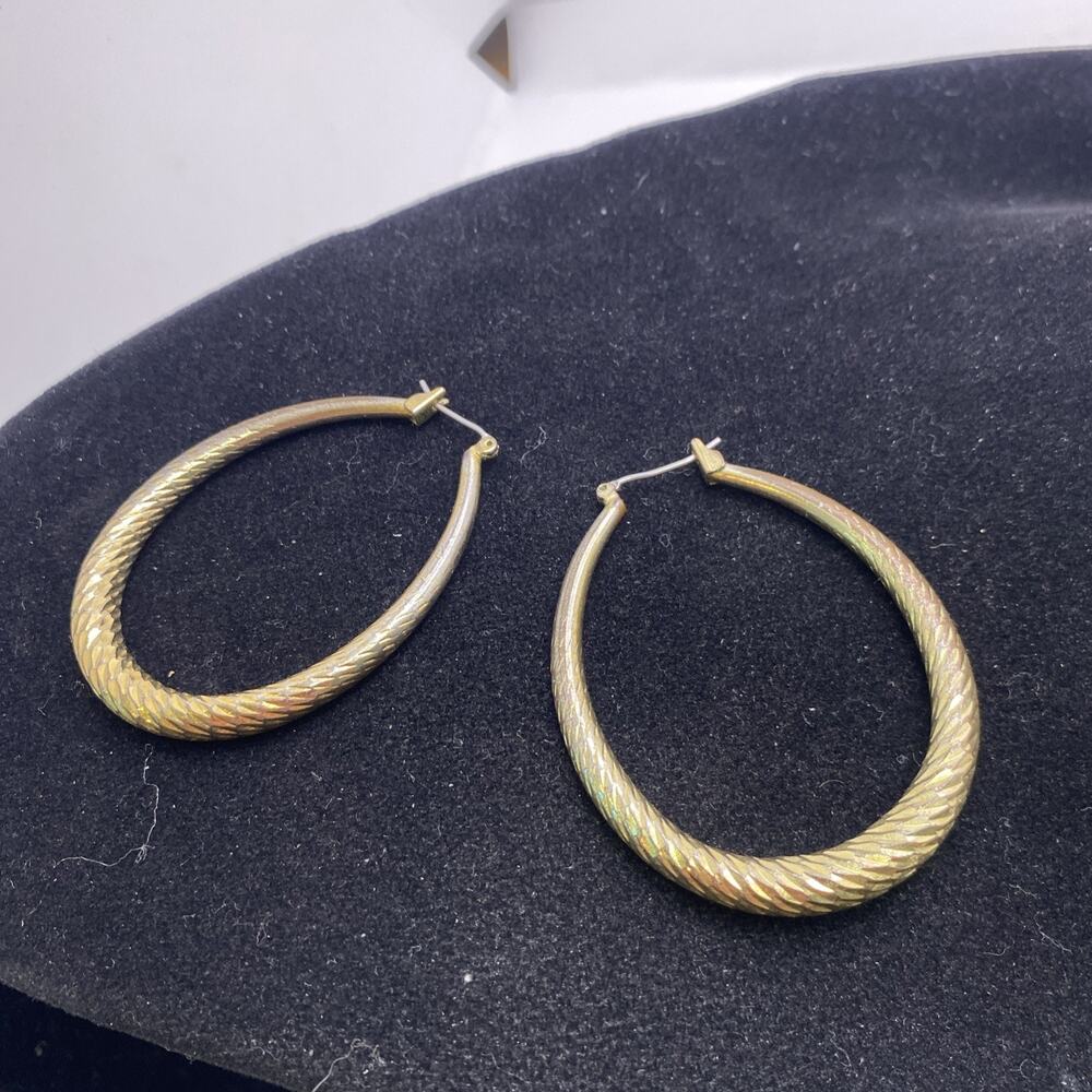 Womens Vintage Gold Tone Worn Earring